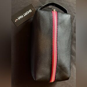 Short Par 4. Black Bag with Red Accent